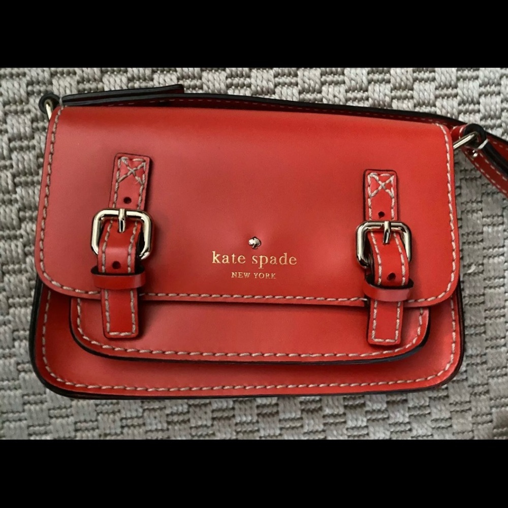 Like new Kate Spade Essex Scout